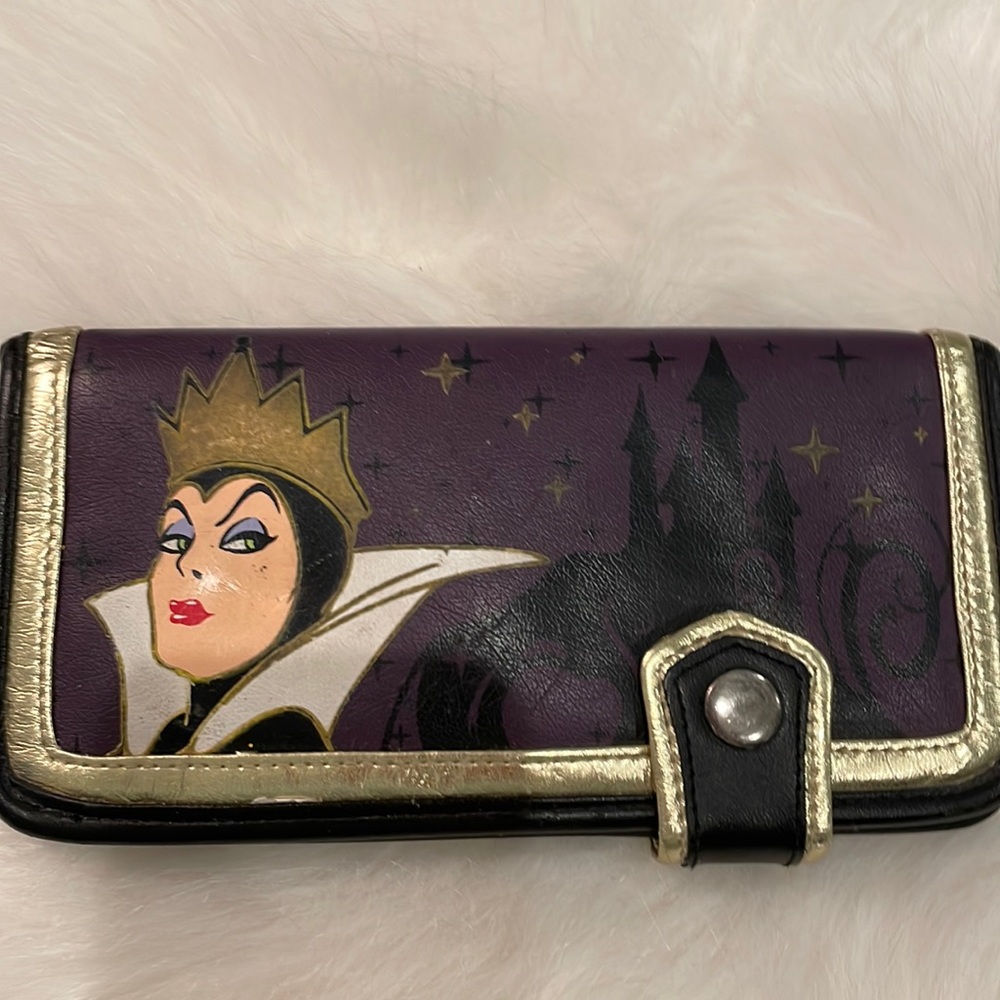 Disney Loungefly Evil Queen Wallet Retired!